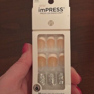 Kiss imPRESS Press-On Nails - Tan and Silver Glitter